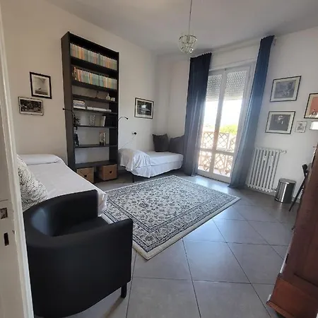 Homestay Attico Duse In Famiglia Florence